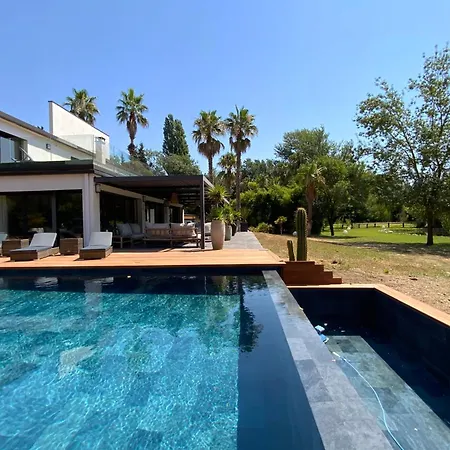 Welcome To Le Jardin Des Cambrettes A 2-hectare Private Estate At The Gate * לאט