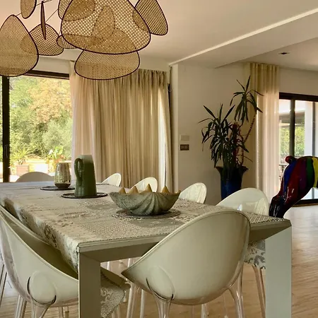 Welcome To Le Jardin Des Cambrettes A 2-hectare Private Estate At The Gate * לאט
