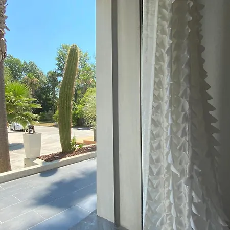 Welcome To Le Jardin Des Cambrettes A 2-Hectare Private Estate At The Gate Villa Lattes