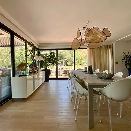 Welcome To Le Jardin Des Cambrettes A 2-Hectare Private Estate At The Gate